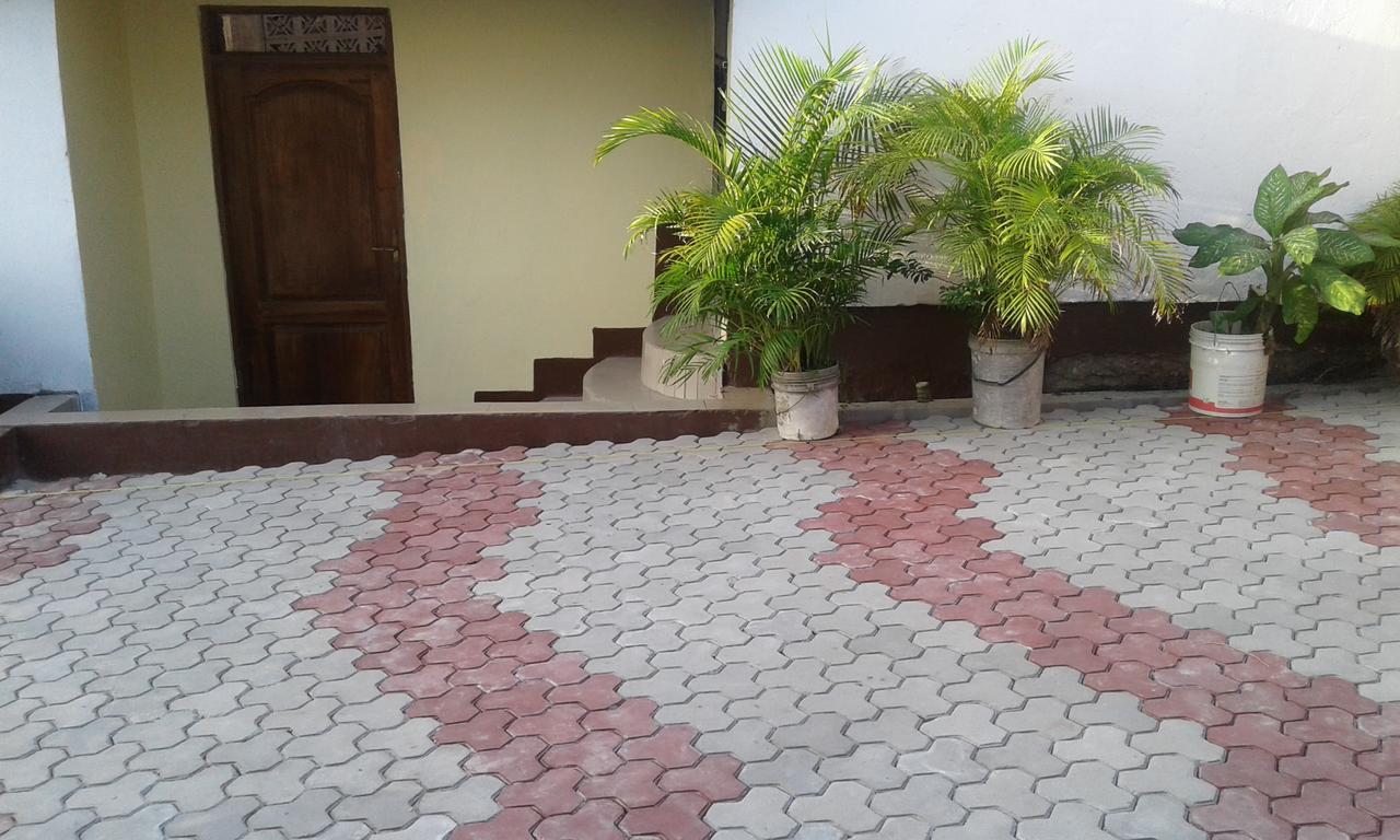 Jj & Je Family House Pansiyon Darüsselam Dış mekan fotoğraf