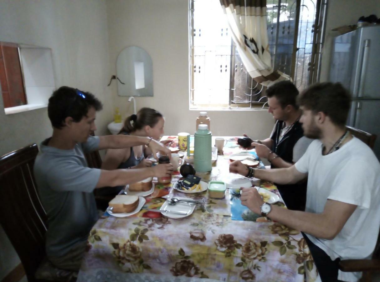 Jj & Je Family House Pansiyon Darüsselam Dış mekan fotoğraf